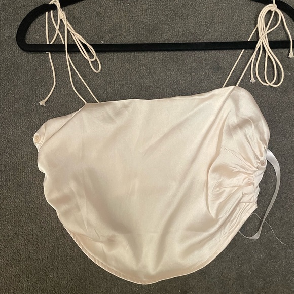 Missguided Satin Crop Top - Picture 3 of 4